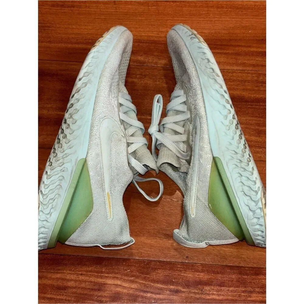 Nike Women's White Knit Running Athletic Sneakers with Olive Heel Size 8